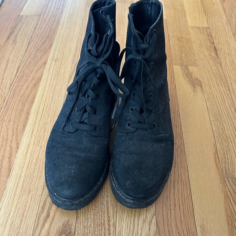 Vince | Women's Monastir Leather Lace Up Combat Boots. USED. Women’s 8.5